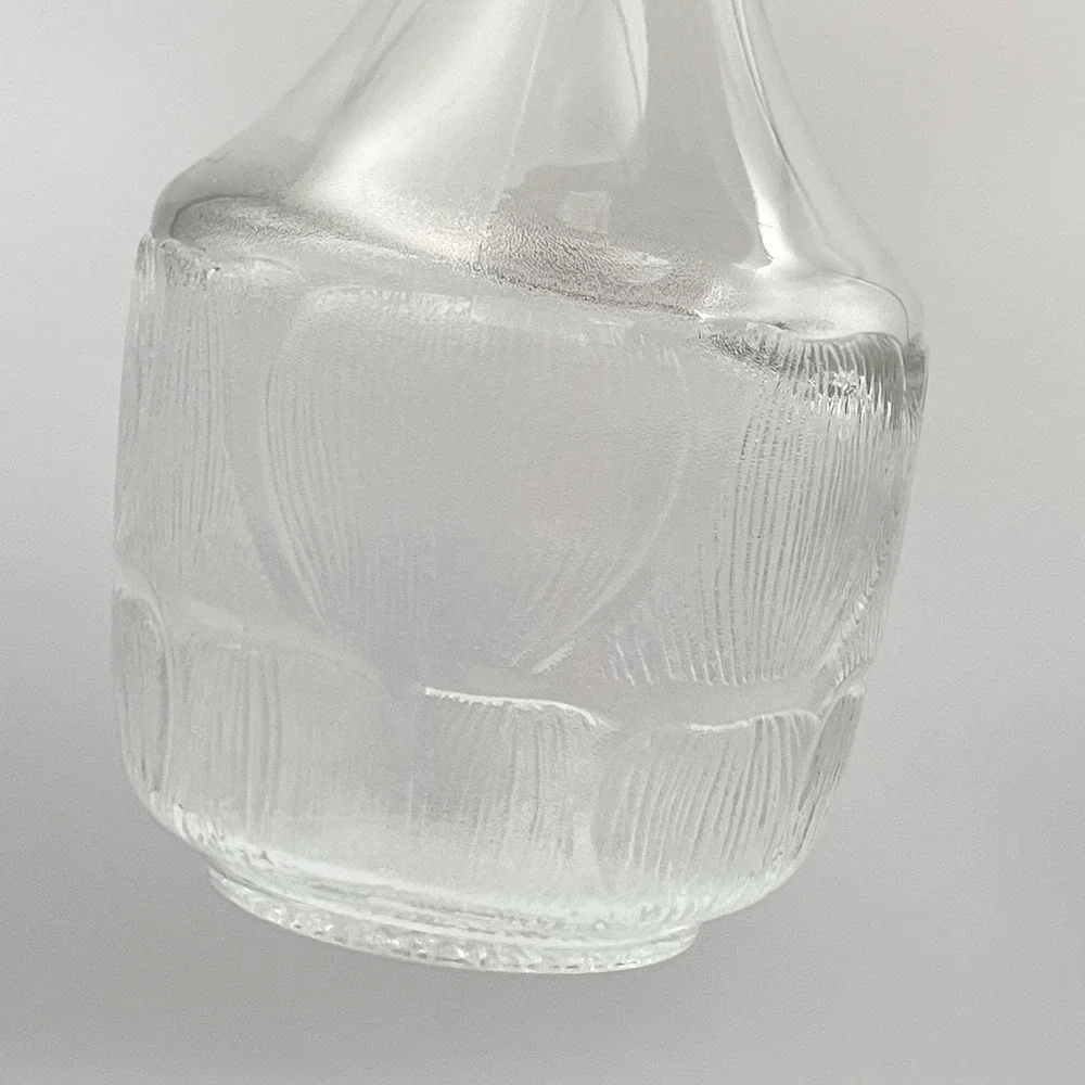 Vintage‎ Arcoroc Fleur Glass Decanter w/ Stopper Clear France 10.5